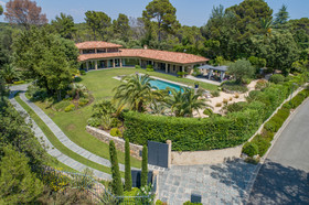 VILLA DE PRESTIGE